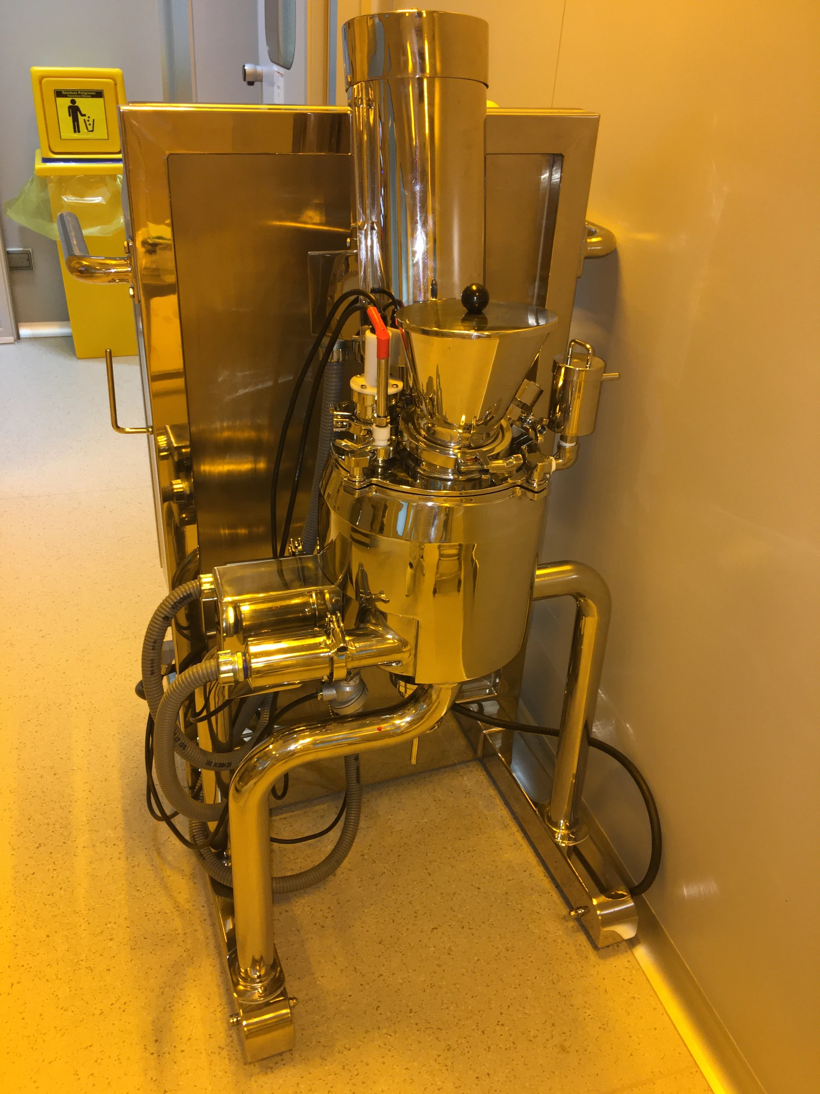 Reactor industrial CERSU en planta